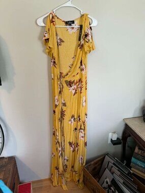NWT Lulu's Maxi Wrap Dress Small